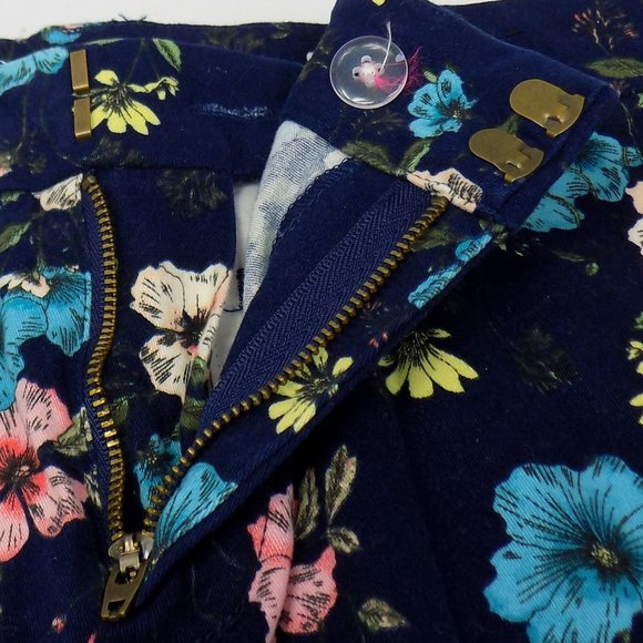 a.n.a. (A New Approach) Flowered Twill Shorts Size 14 - Picture 5 of 8